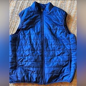 Chaps by Ralph Lauren Puffer vest NWT XXL.  Packable vest comes w/ packing bag.